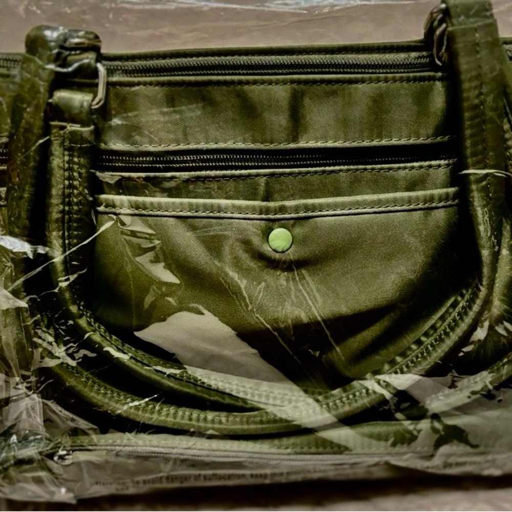 TRAVERSE EAST/WEST MEDIUM TOTE WITH CROSSBODY STRAP -OLIVE COLOR